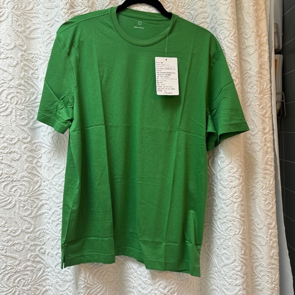 Apple Employee T-Shirt (NWT; Large; Green, Navy, or Red) - must specify color - Picture 8 of 11